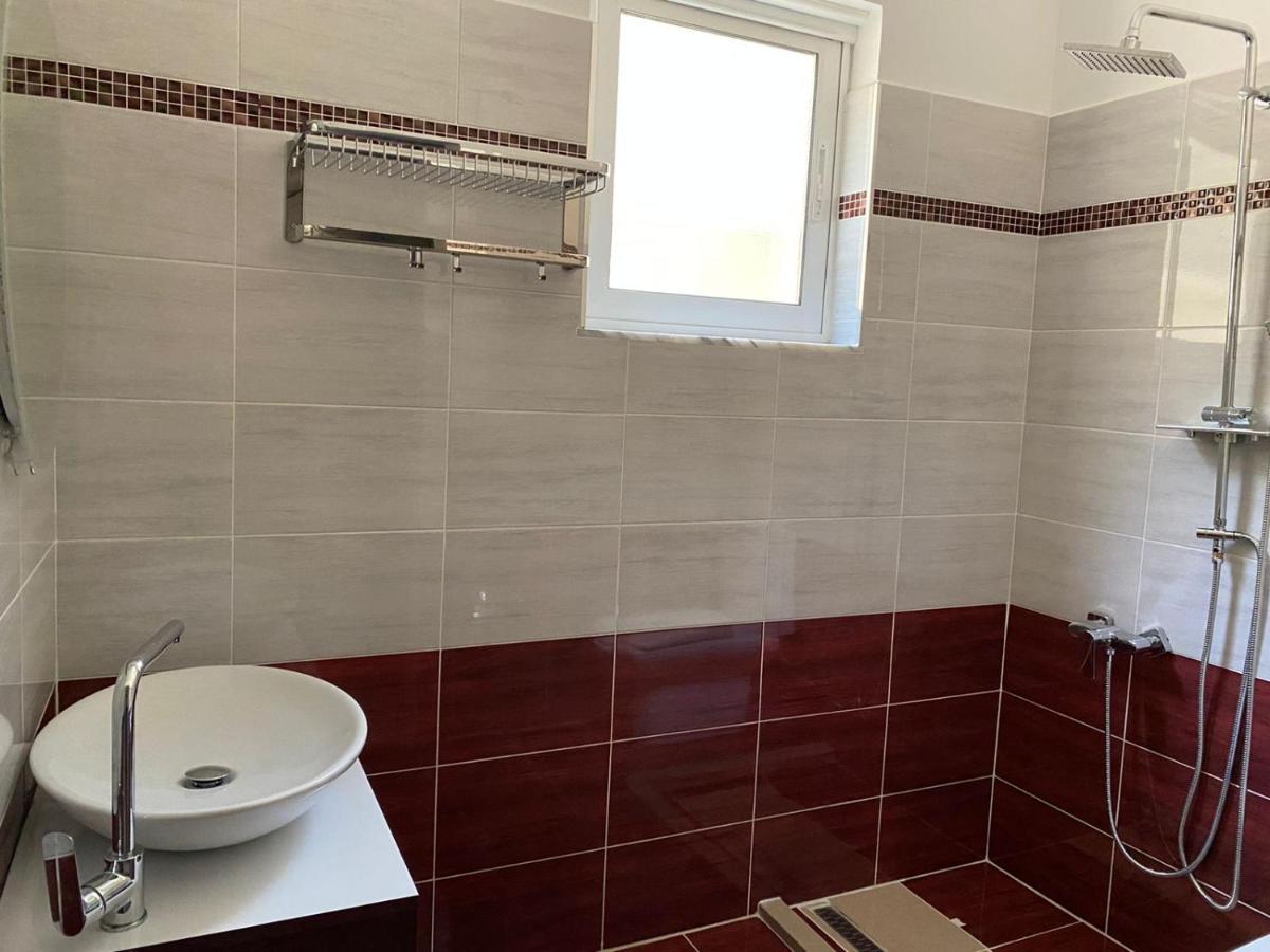 סרנדה Vila Sinani מראה חיצוני תמונה