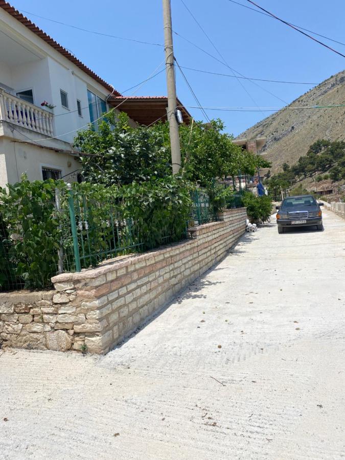 סרנדה Vila Sinani מראה חיצוני תמונה