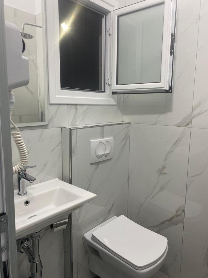 סרנדה Vila Sinani מראה חיצוני תמונה